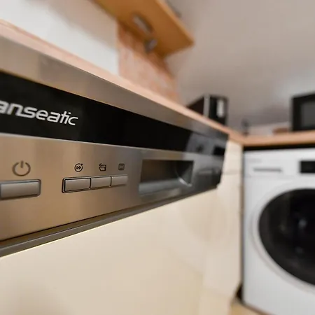 Grosses Spree Apartment, 3 Schlafzimmer Bis 10 Personen, 4x Kfz Parkplatz, Terrasse, Waschtrockner, Wlan, Netflix 公寓 科特布斯