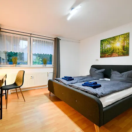 Grosses Spree Apartment, 3 Schlafzimmer Bis 10 Personen, 4x Kfz Parkplatz, Terrasse, Waschtrockner, Wlan, Netflix 公寓