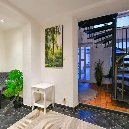 公寓 Grosses Spree Apartment, 3 Schlafzimmer Bis 10 Personen, 4x Kfz Parkplatz, Terrasse, Waschtrockner, Wlan, Netflix *