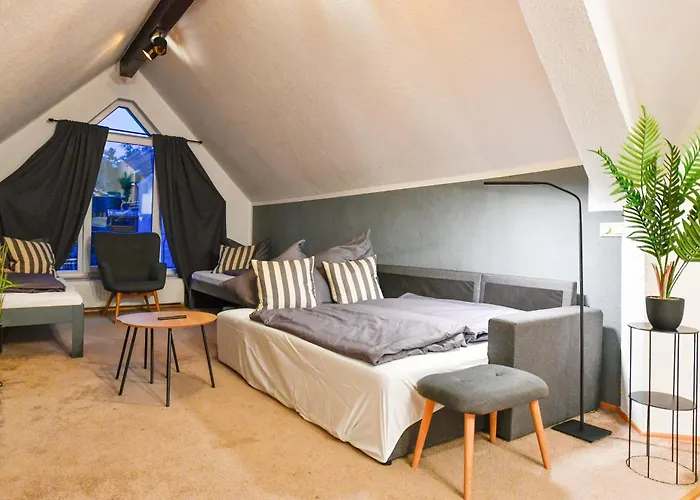 Lägenhet Grosses Spree Apartment, 3 Schlafzimmer Bis 10 Personen, 4x Kfz Parkplatz, Terrasse, Waschtrockner, Wlan, Netflix Cottbus