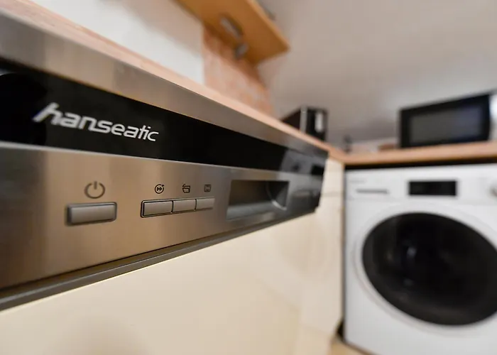 Grosses Spree Apartment, 3 Schlafzimmer Bis 10 Personen, 4x Kfz Parkplatz, Terrasse, Waschtrockner, Wlan, Netflix Lägenhet Cottbus