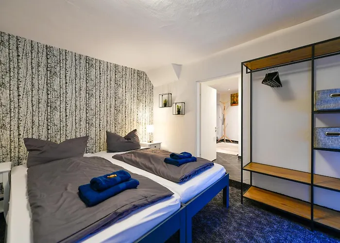 Grosses Spree Apartment, 3 Schlafzimmer Bis 10 Personen, 4x Kfz Parkplatz, Terrasse, Waschtrockner, Wlan, Netflix Lägenhet *