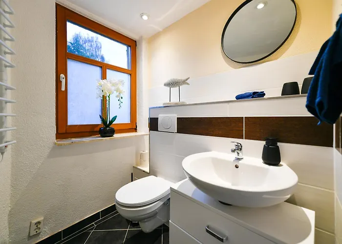 Grosses Spree Apartment, 3 Schlafzimmer Bis 10 Personen, 4x Kfz Parkplatz, Terrasse, Waschtrockner, Wlan, Netflix Appartement