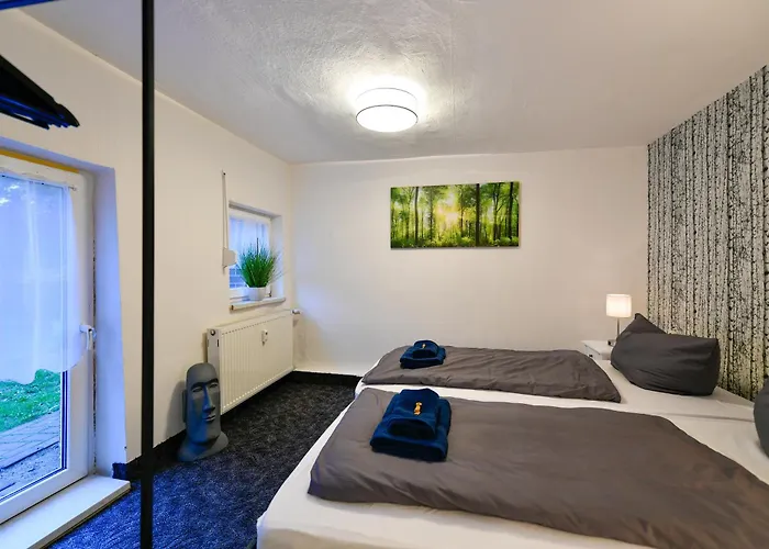 Grosses Spree Apartment, 3 Schlafzimmer Bis 10 Personen, 4x Kfz Parkplatz, Terrasse, Waschtrockner, Wlan, Netflix Lägenhet *